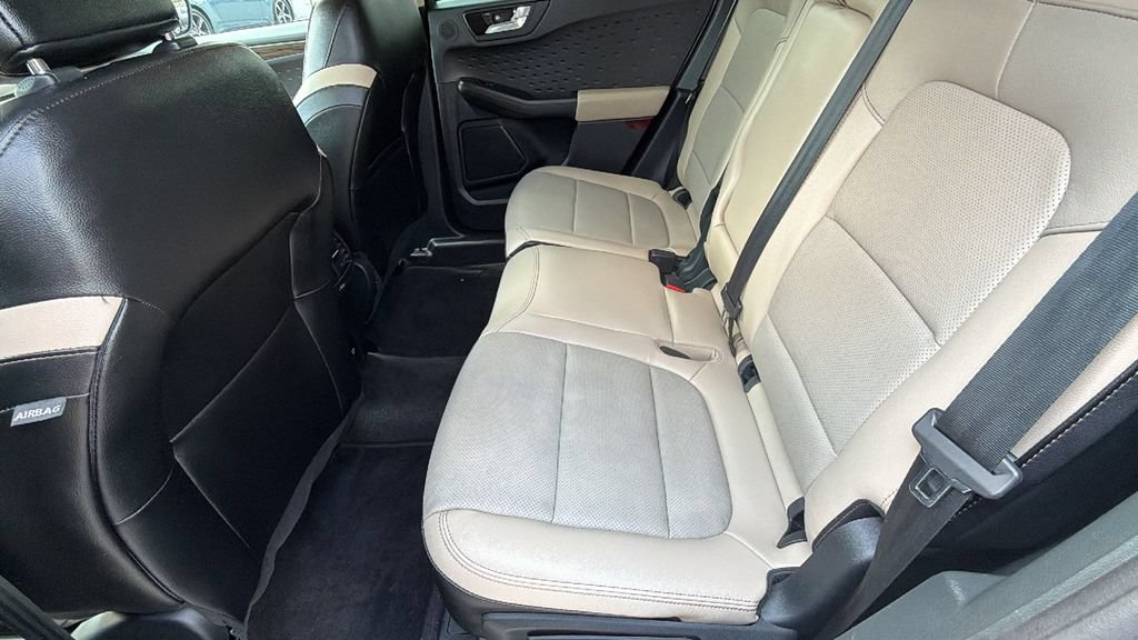 Used 2020 Ford Escape Titanium FWD image 32