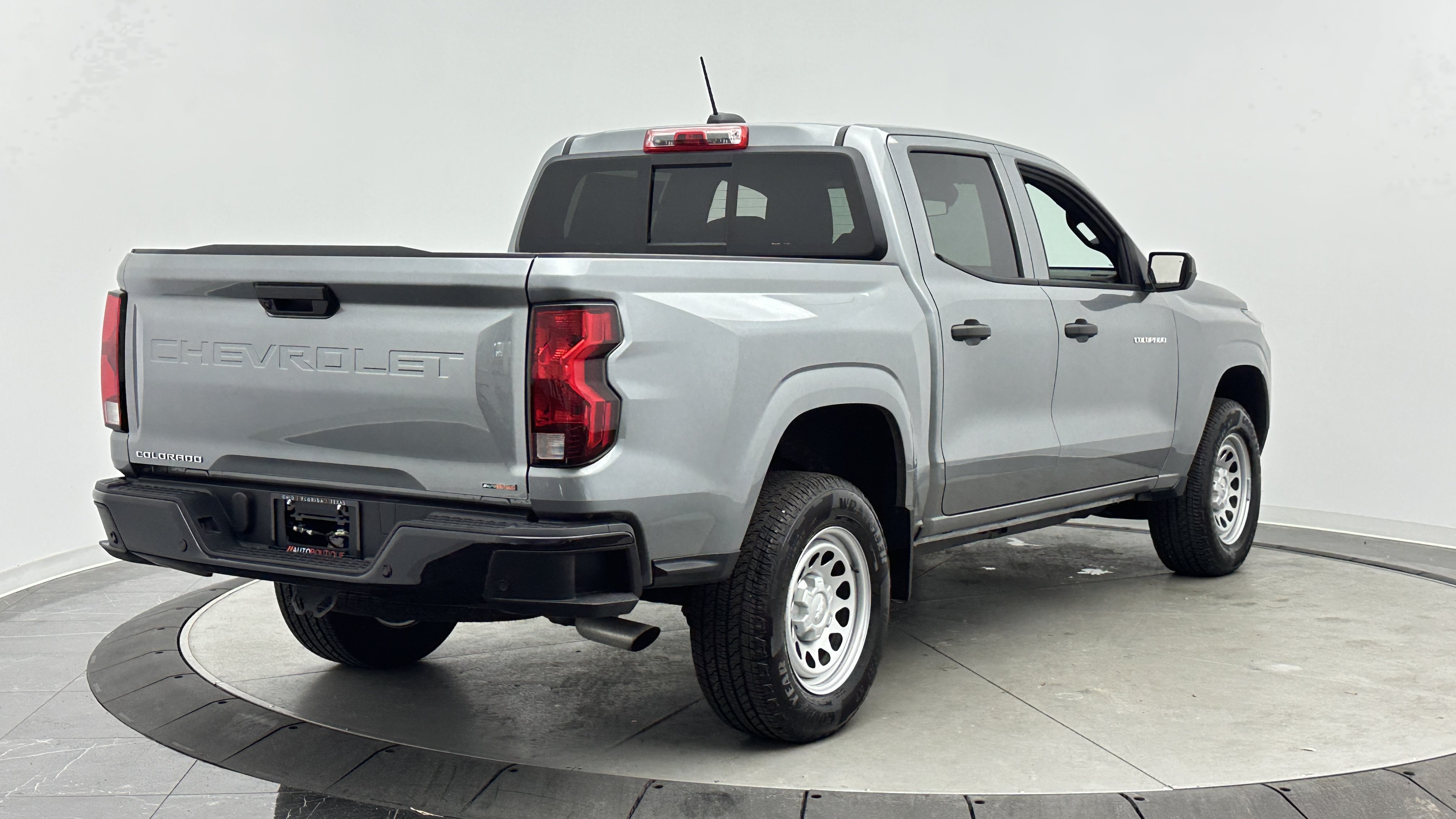Used 2026 Chevrolet Colorado W/T RWD image 7