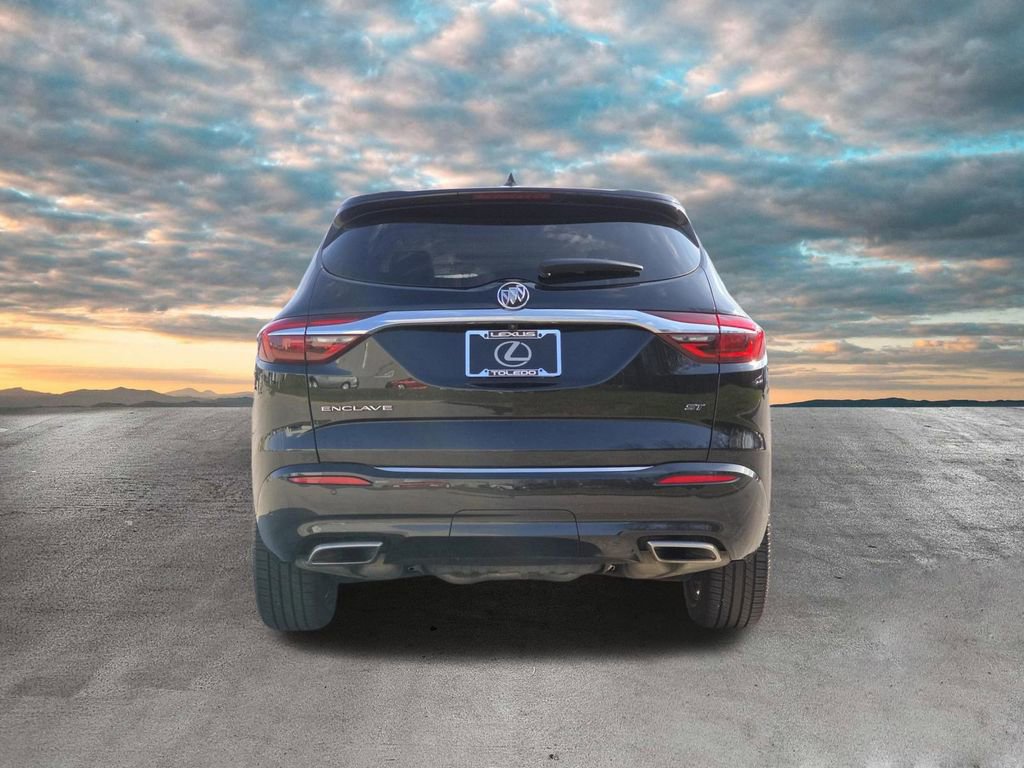 Used 2020 Buick Enclave Essence w/ Sport Touring Edition image 8