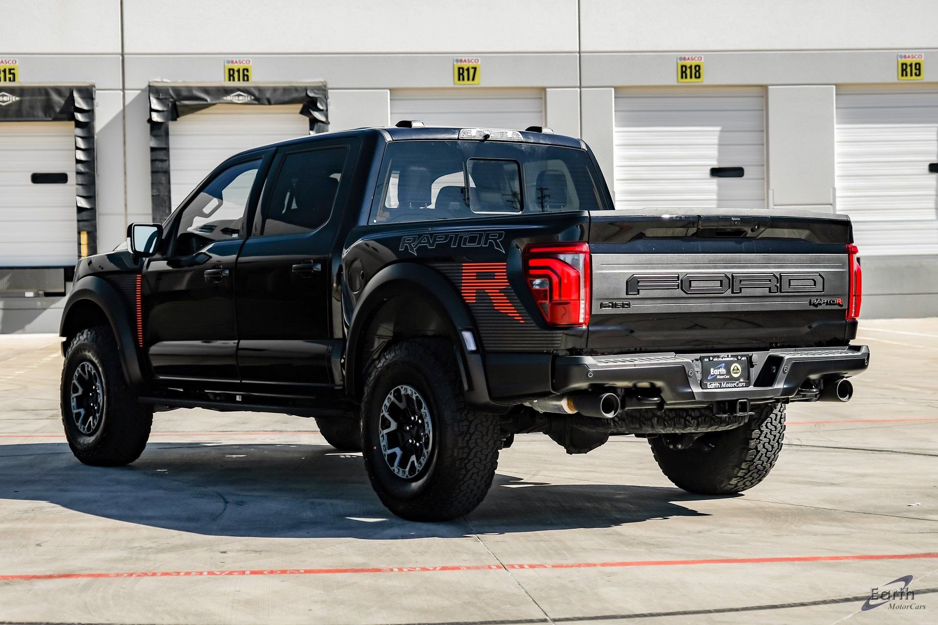 Used 2025 Ford F150 Raptor w/ Equipment Group 803A Raptor R AWD/4WD image 10