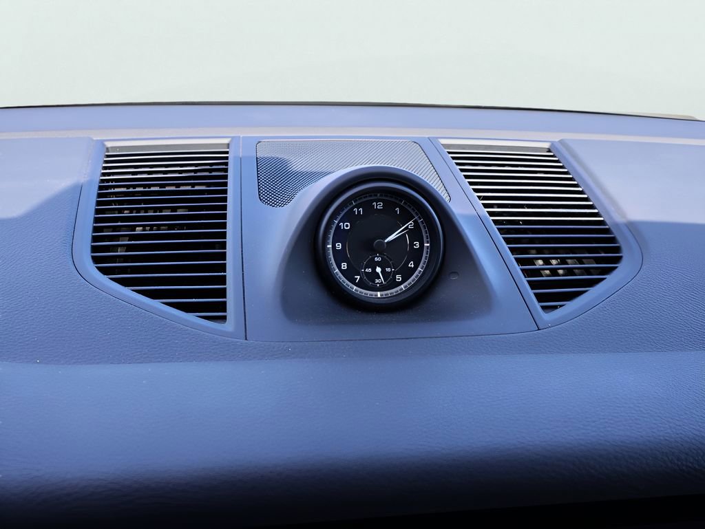 Certified 2023 Porsche Macan image 22