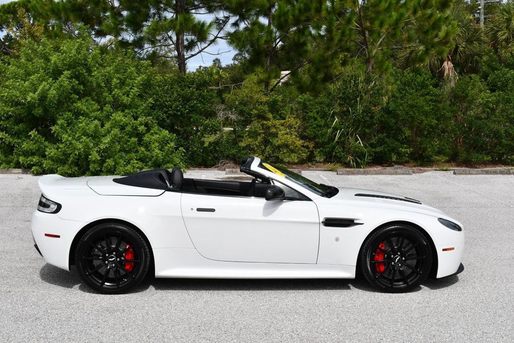 Used 2017 Aston Martin V12 Vantage S RWD image 36