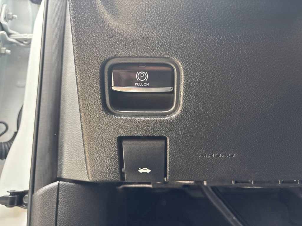 Used 2023 Jeep Grand Cherokee Limited AWD/4WD image 15