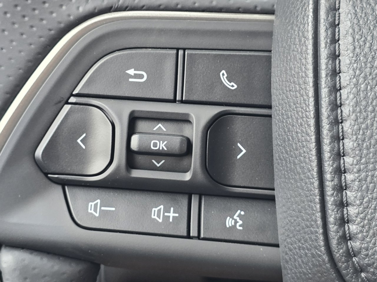 New 2026 Toyota 4Runner TRD Off-Road Premium AWD/4WD image 34