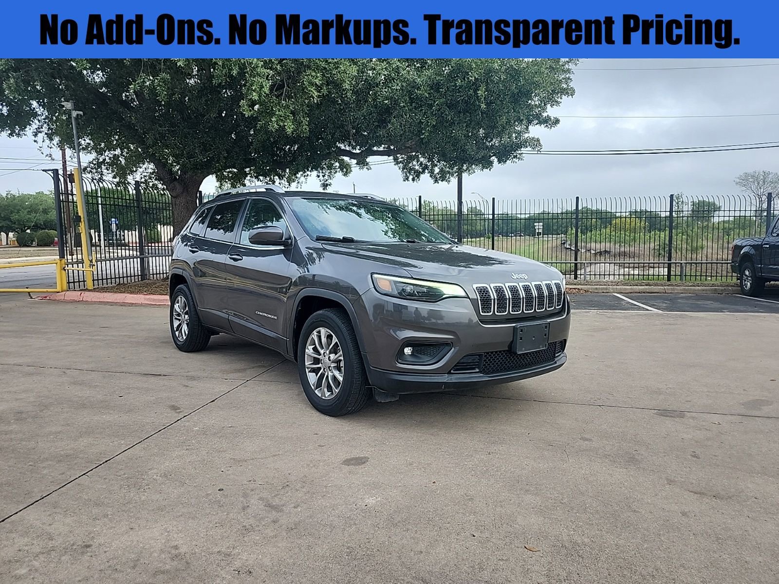 Used 2019 Jeep Cherokee Latitude Plus AWD/4WD image 1