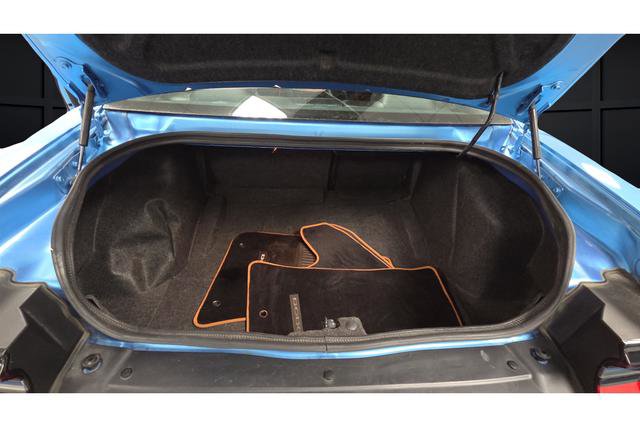 Used 2015 Dodge Challenger R/T Plus image 27