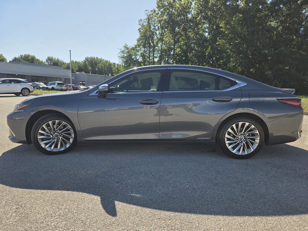 Certified 2022 Lexus ES 300h Ultra Luxury w/ Accessory Package 2 FWD image 7