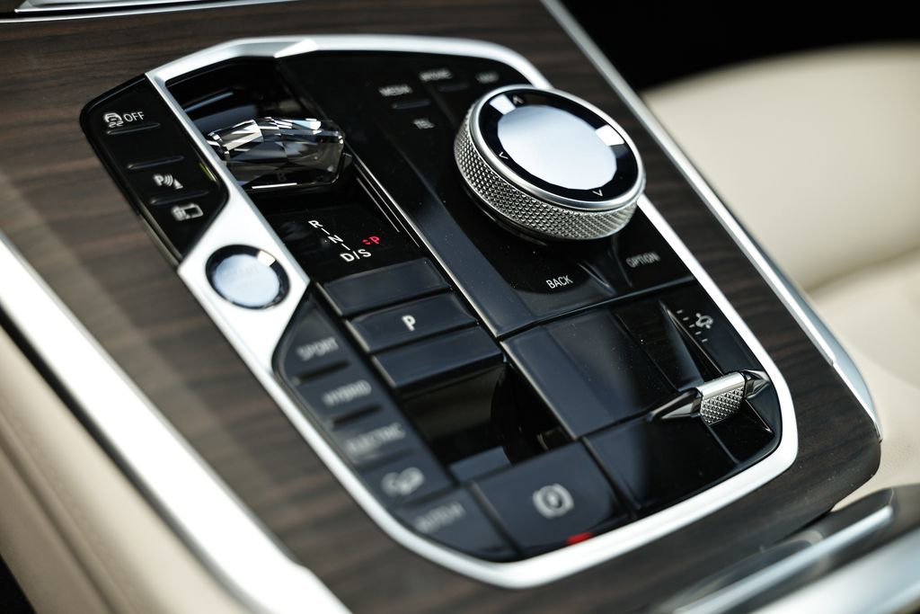 New 2026 BMW X5 xDrive50e w/ Executive Package image 41