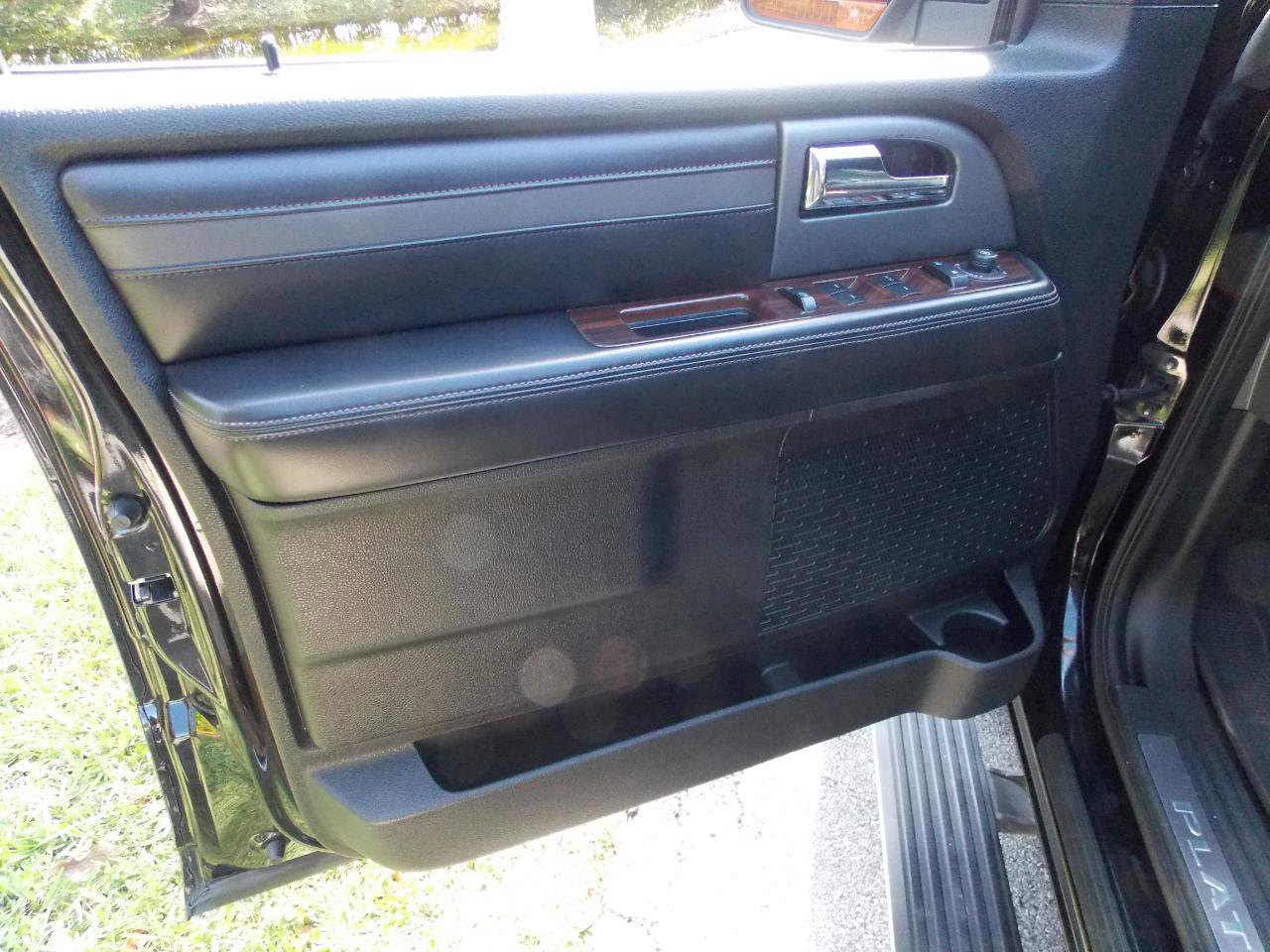 Used 2016 Ford Expedition EL Platinum image 26