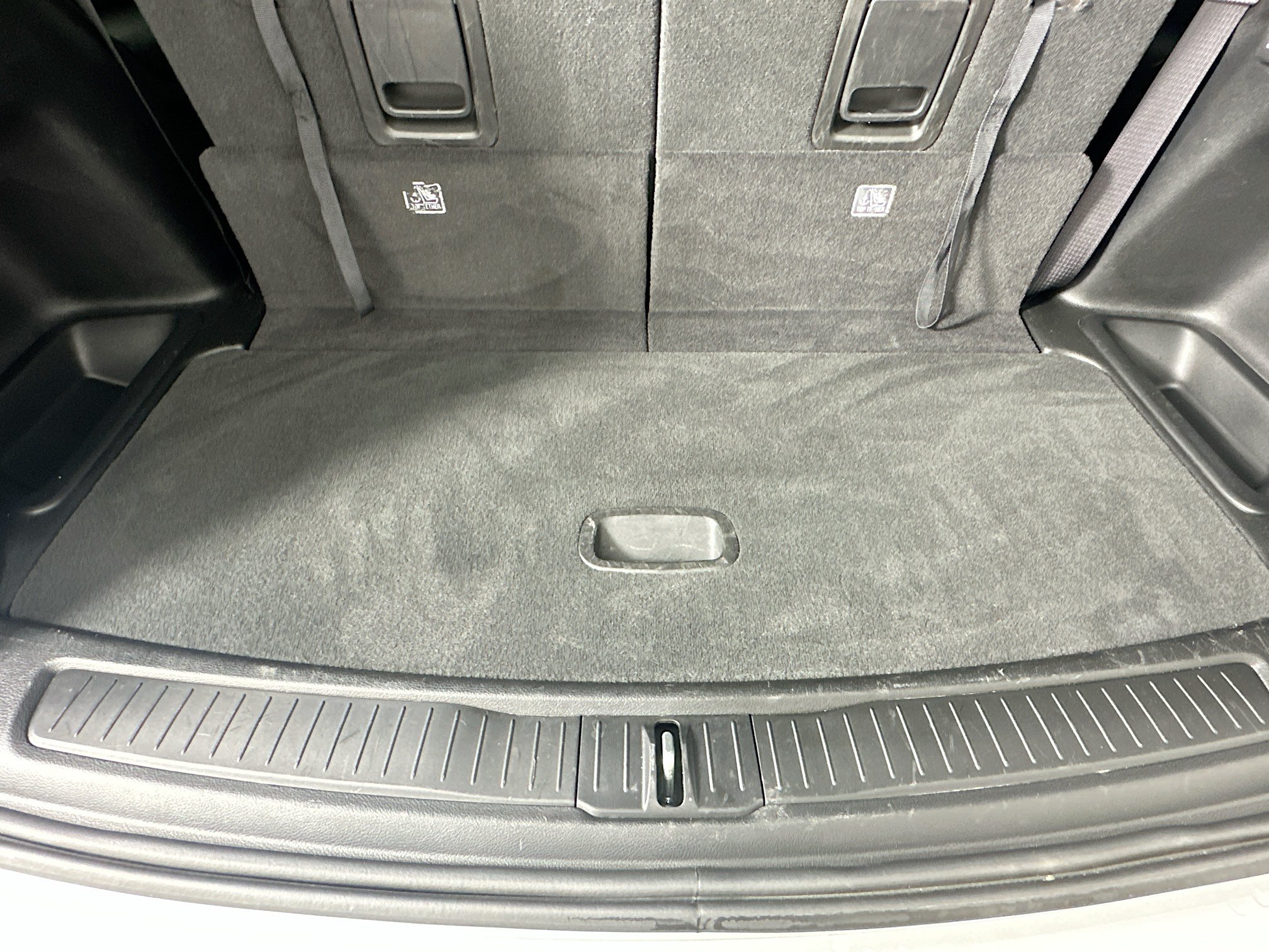 Used 2023 Jeep Grand Cherokee L Laredo RWD image 25