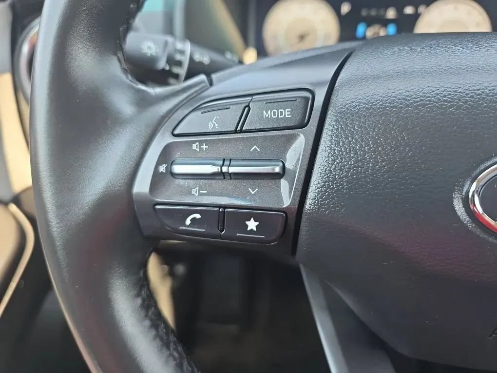 Used 2023 Hyundai Kona Limited AWD/4WD image 20