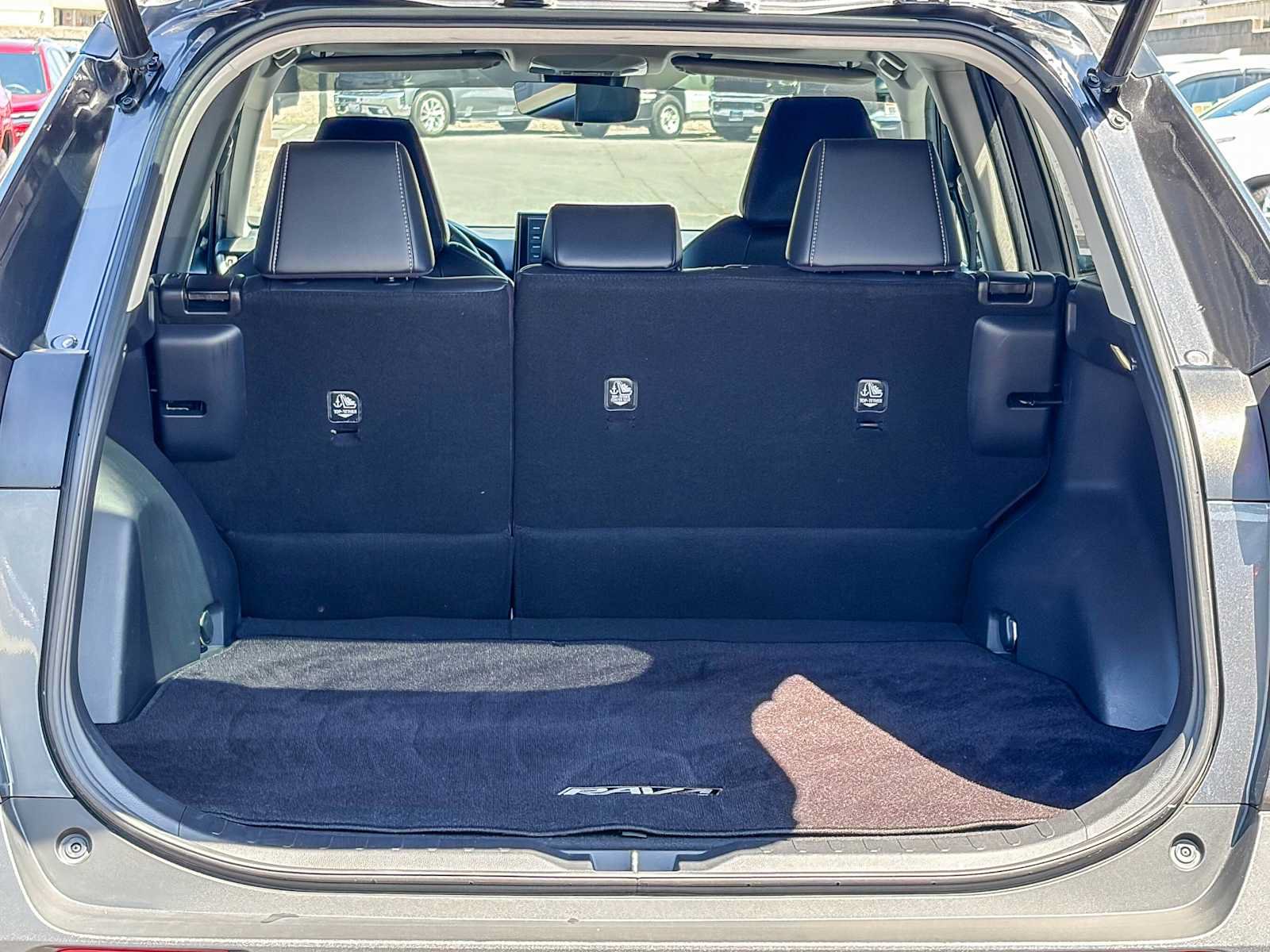 Used 2022 Toyota RAV4 XLE Premium w/ Carpet Mat Package (TMS) FWD image 26