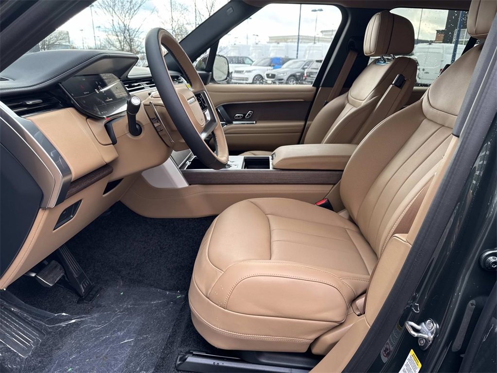New 2025 Land Rover Range Rover SE image 18