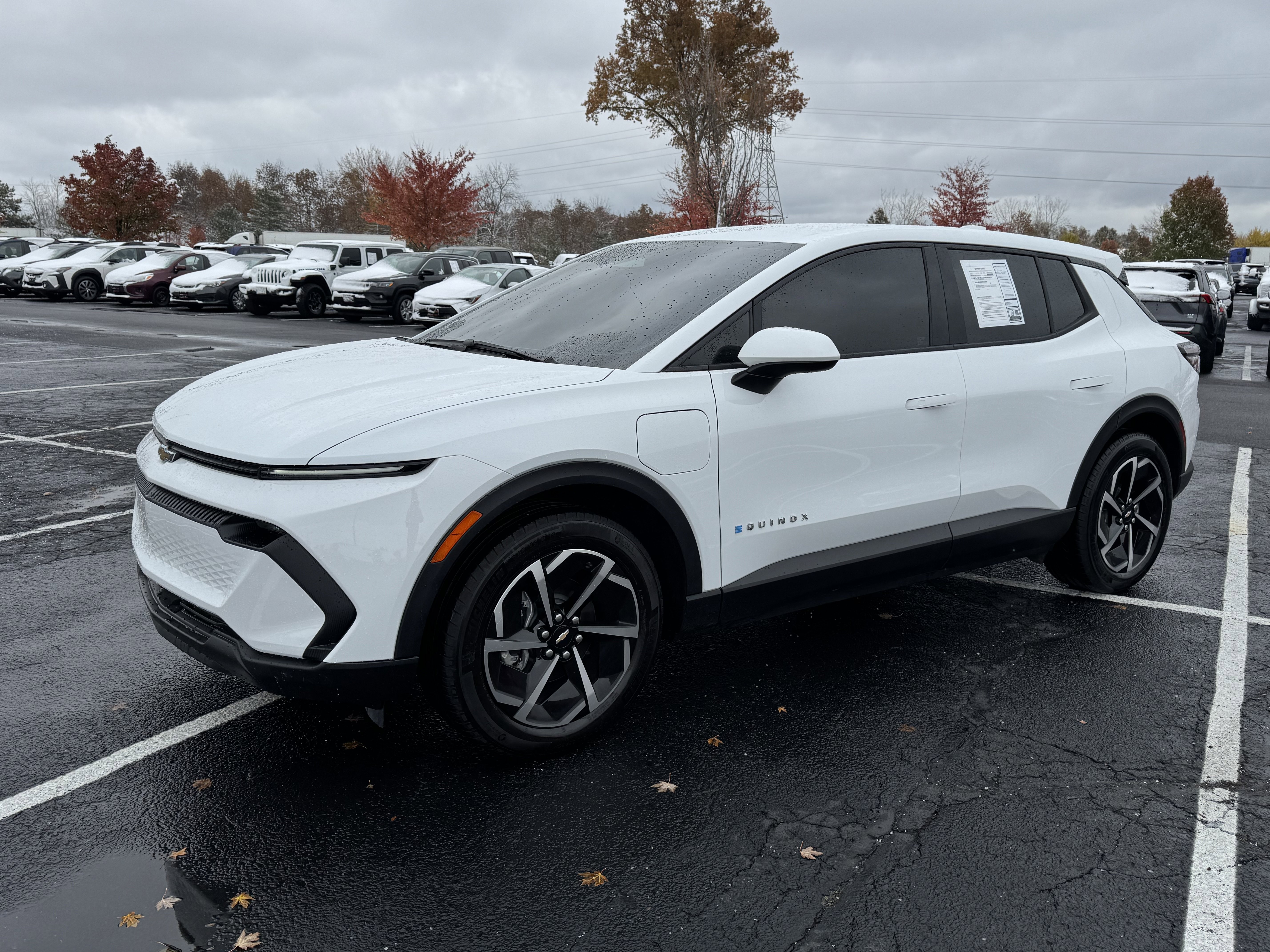Used 2025 Chevrolet Equinox EV LT image 37