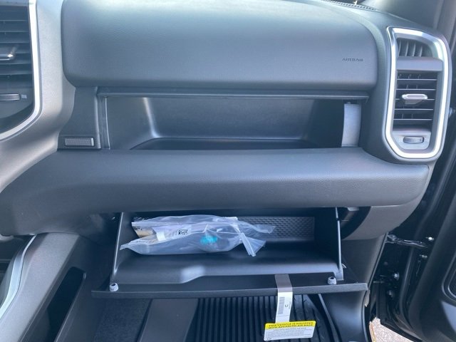 New 2026 RAM 1500 4x4 Crew Cab image 39