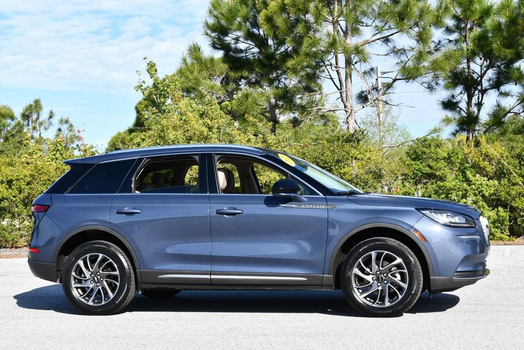 Used 2022 Lincoln Corsair AWD w/ Equipment Group 101A image 8