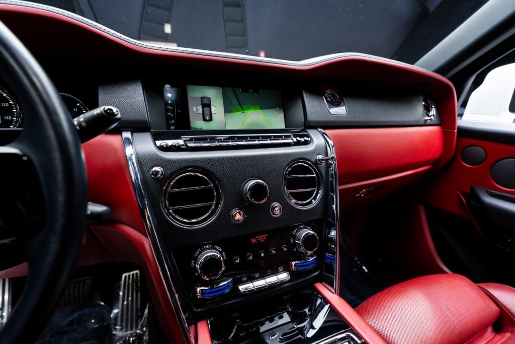 Used 2022 Rolls-Royce Cullinan AWD/4WD image 39