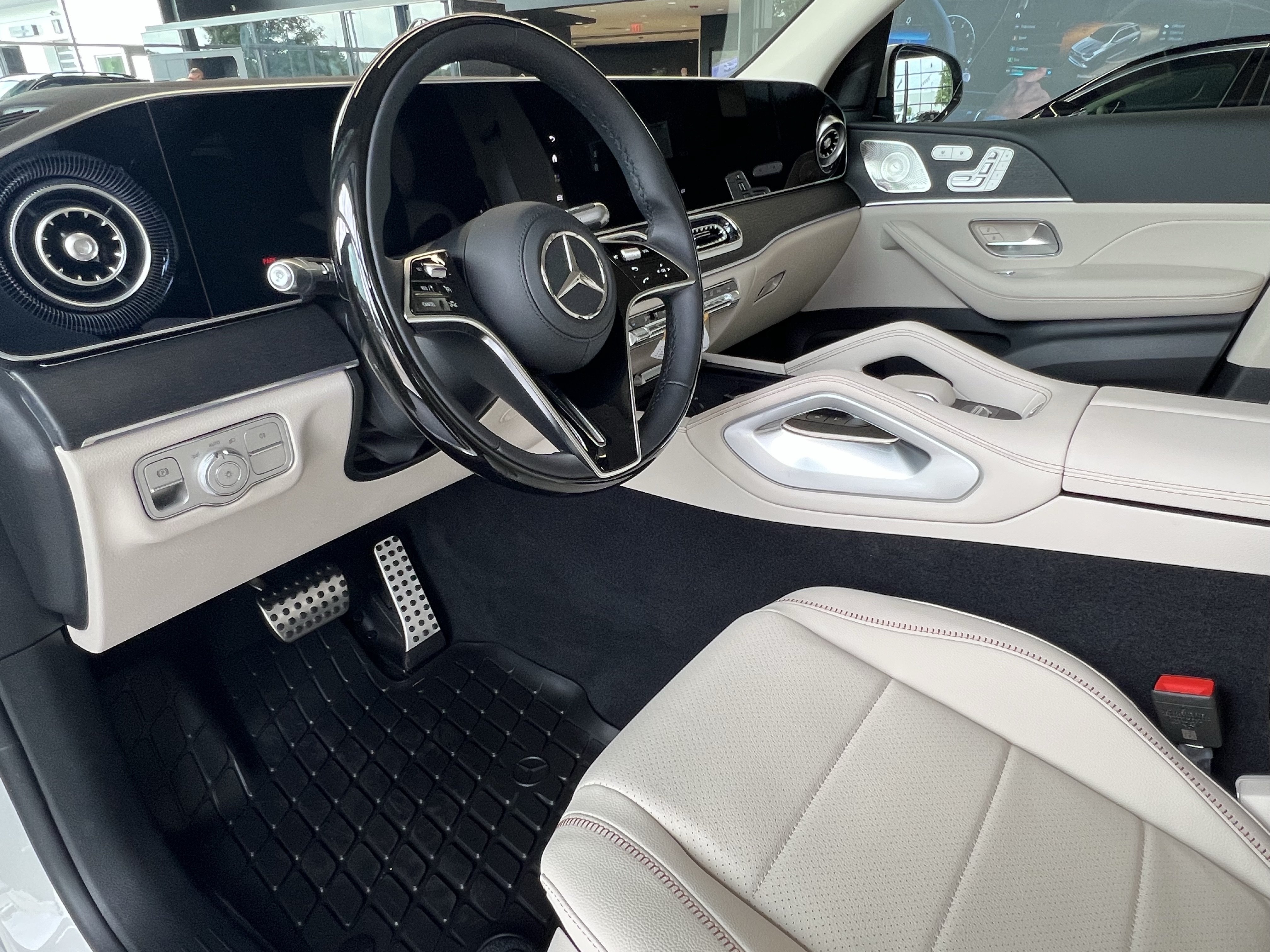 New 2027 Mercedes-Benz GLS 450 4MATIC image 15