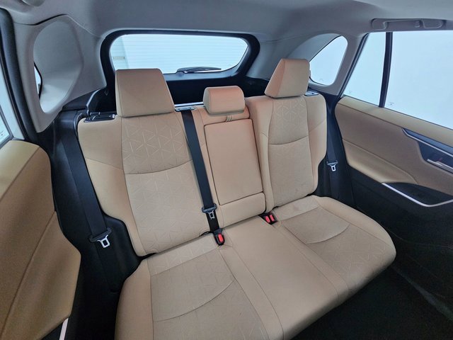 Used 2021 Toyota RAV4 XLE w/ Convenience Package image 34