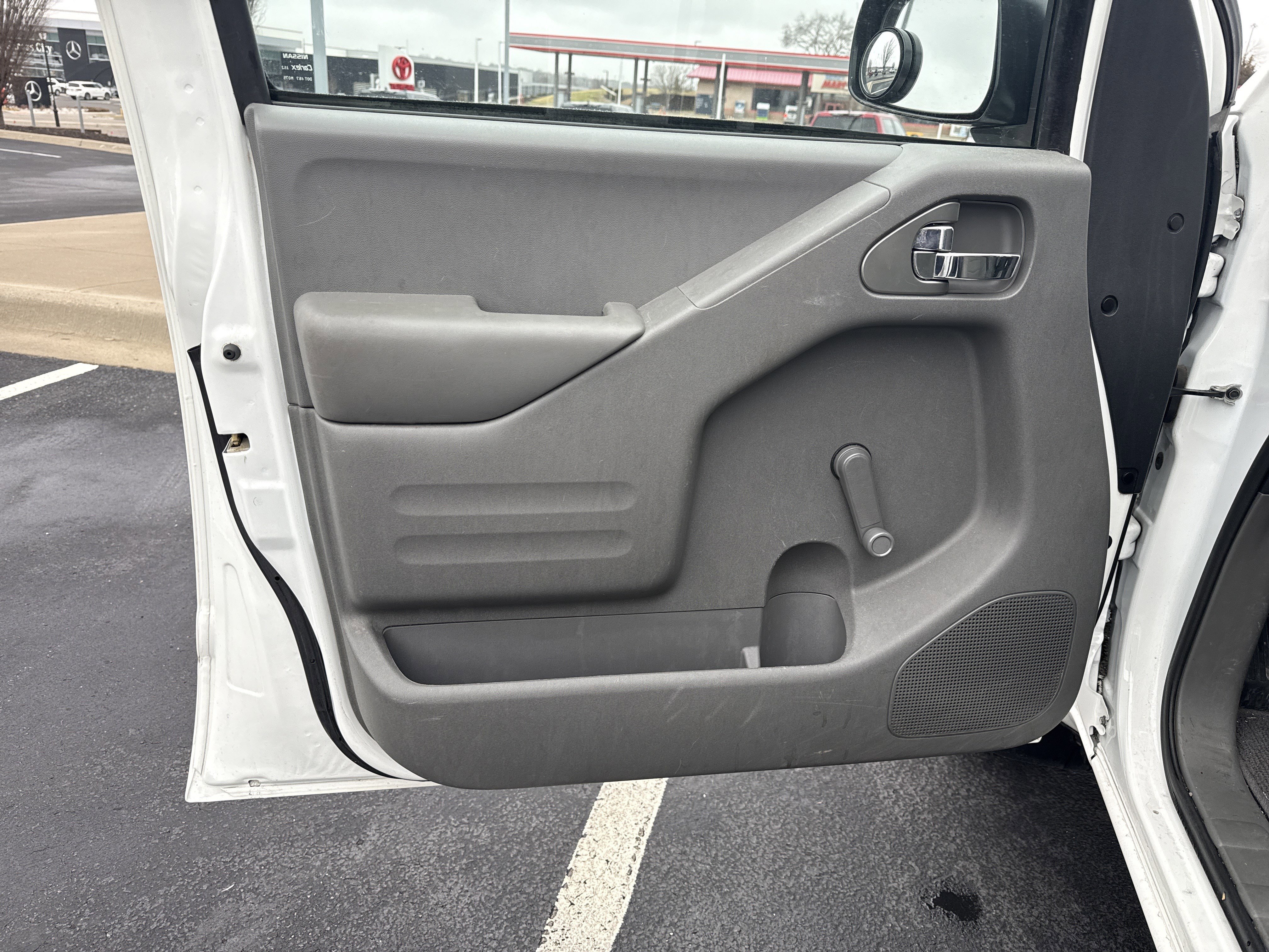 Used 2019 Nissan Frontier S image 12