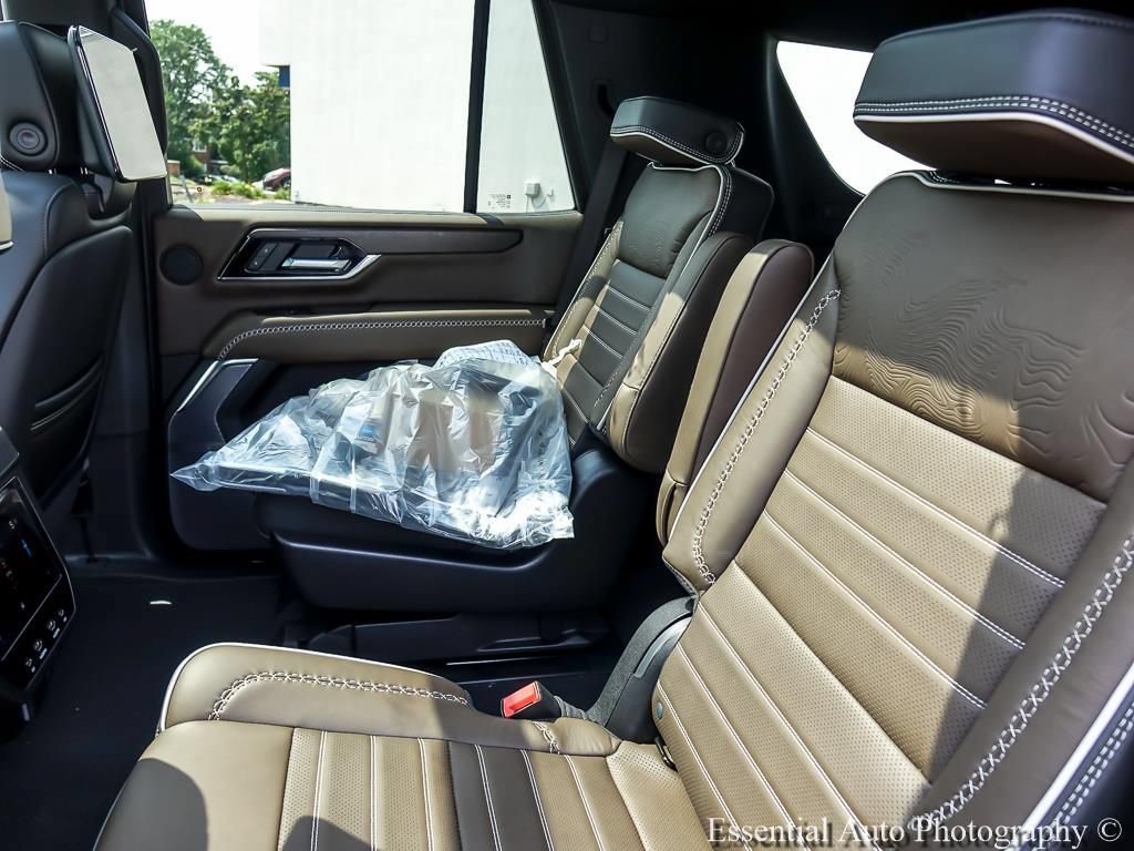 New 2026 GMC Yukon Denali Ultimate AWD/4WD image 15