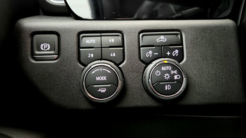 Used 2024 Chevrolet Silverado 1500 RST w/ Convenience Package II AWD/4WD image 33