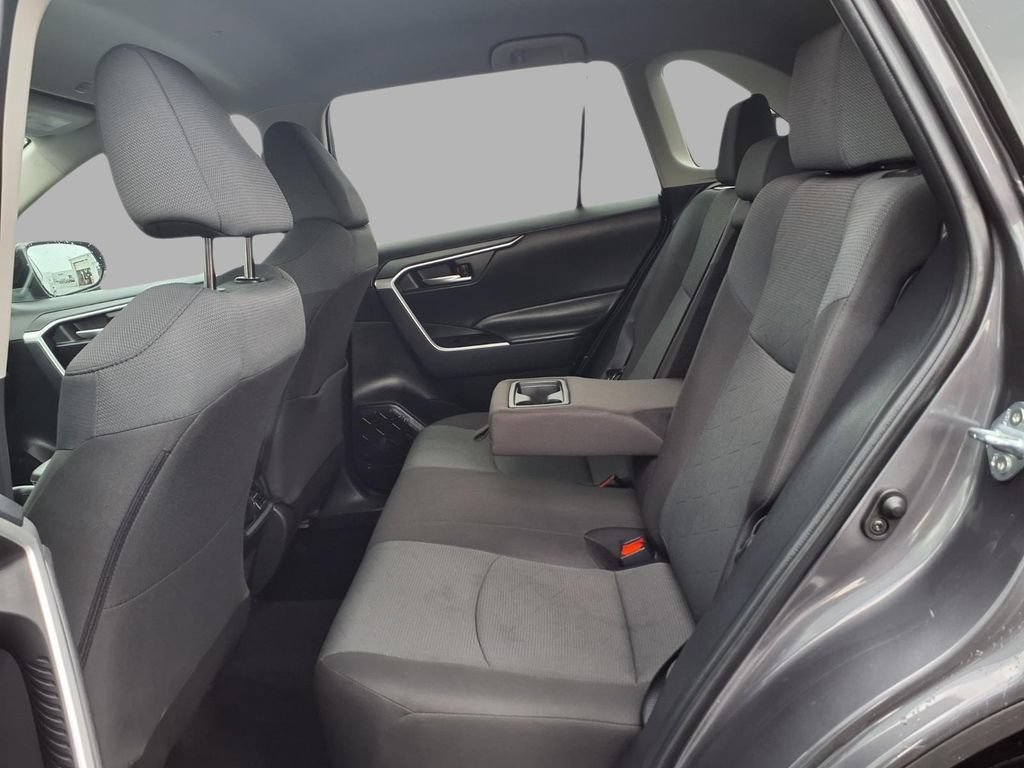 Used 2025 Toyota RAV4 XLE FWD image 22
