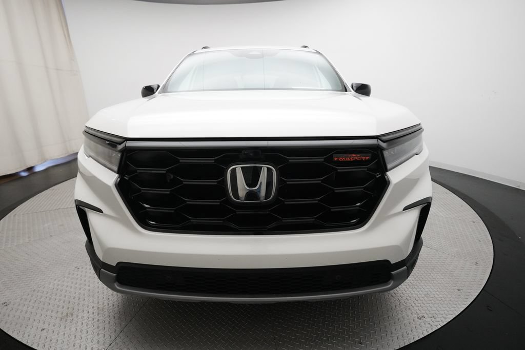 Certified 2025 Honda Pilot TrailSport image 11