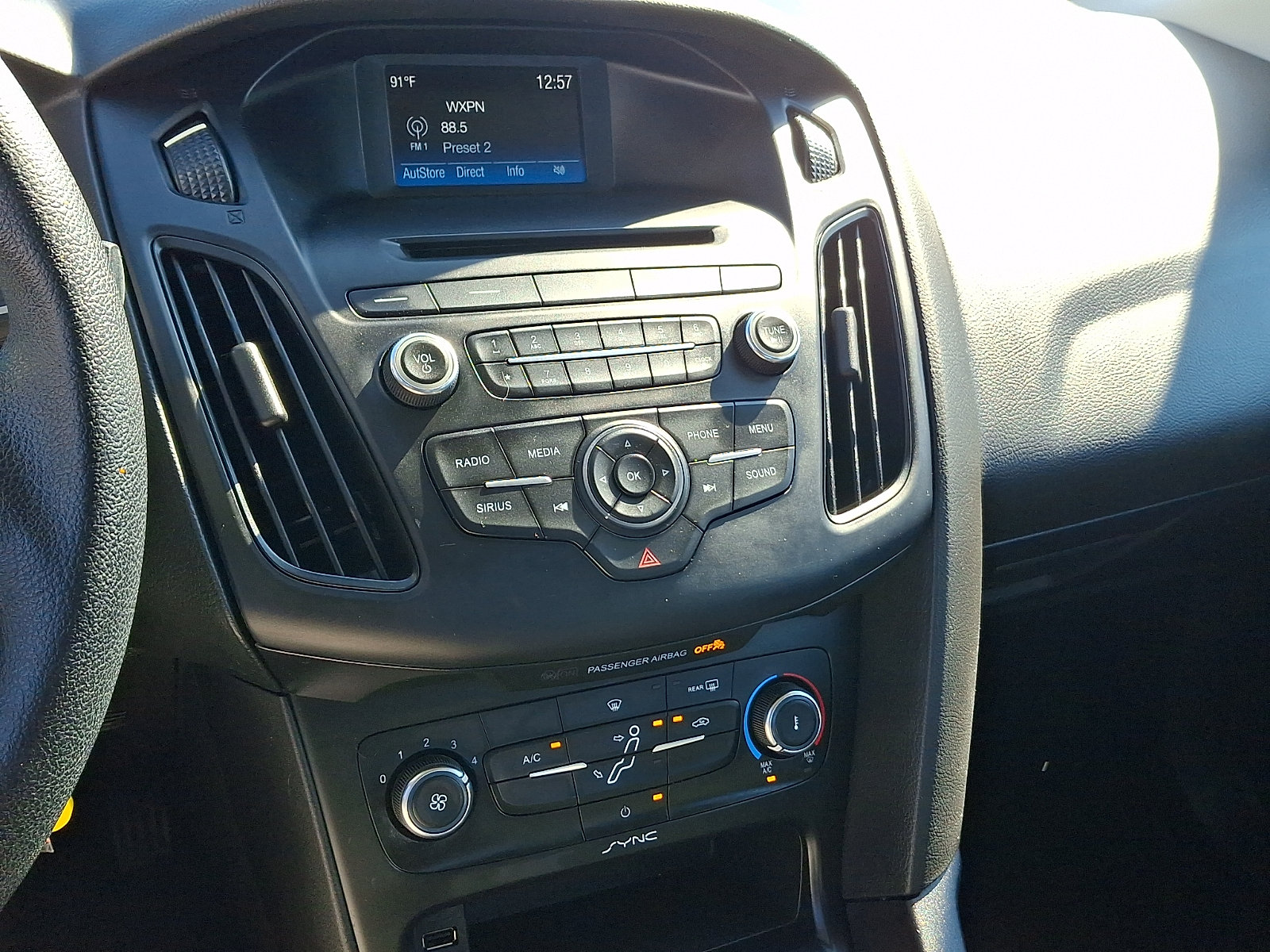 Used 2016 Ford Focus SE FWD image 19