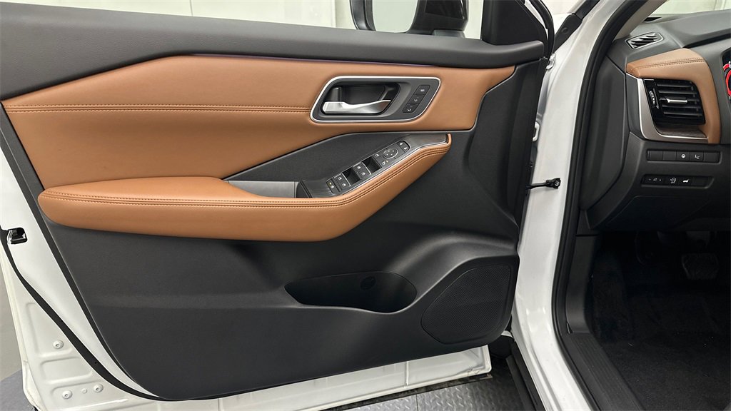 New 2026 Nissan Rogue Platinum w/ Platinum Premium Package image 17