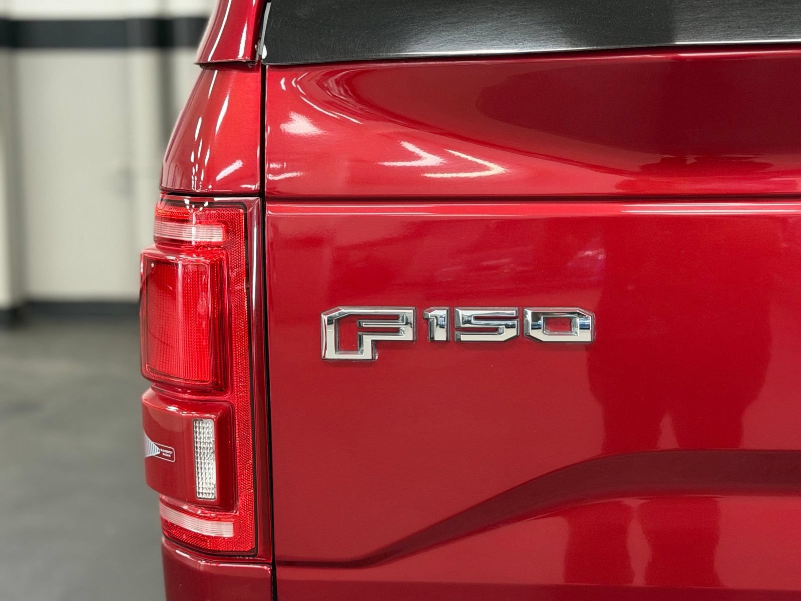 Used 2015 Ford F150 Lariat RWD image 13