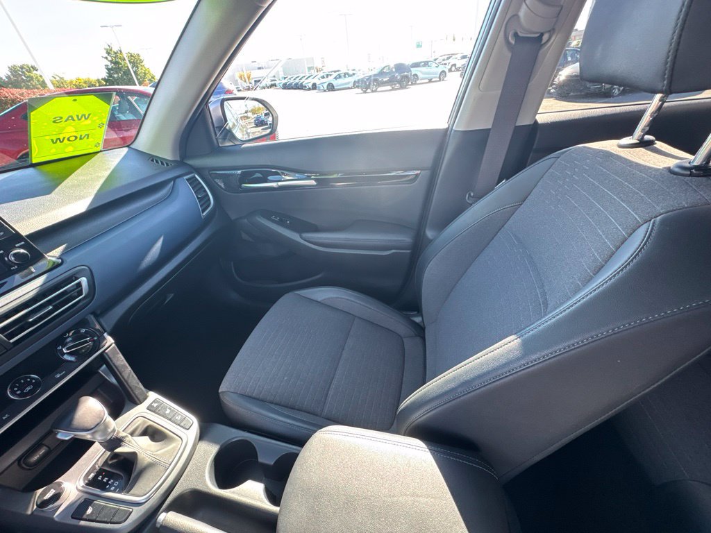 Used 2021 Kia Seltos S AWD/4WD image 25