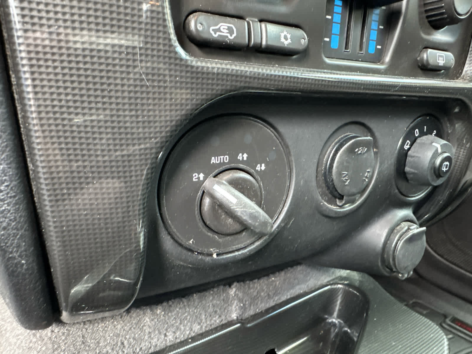 Used 2008 GMC Envoy SLE image 21