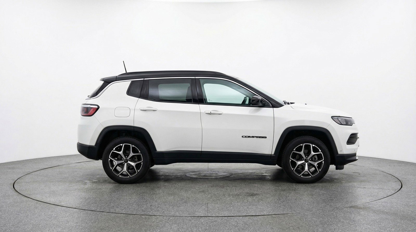 Used 2025 Jeep Compass Limited image 11