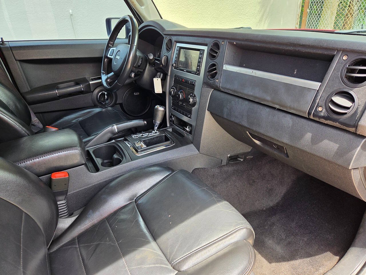 Used 2010 Jeep Commander Sport w/ Sun/Sound Group AWD/4WD image 9