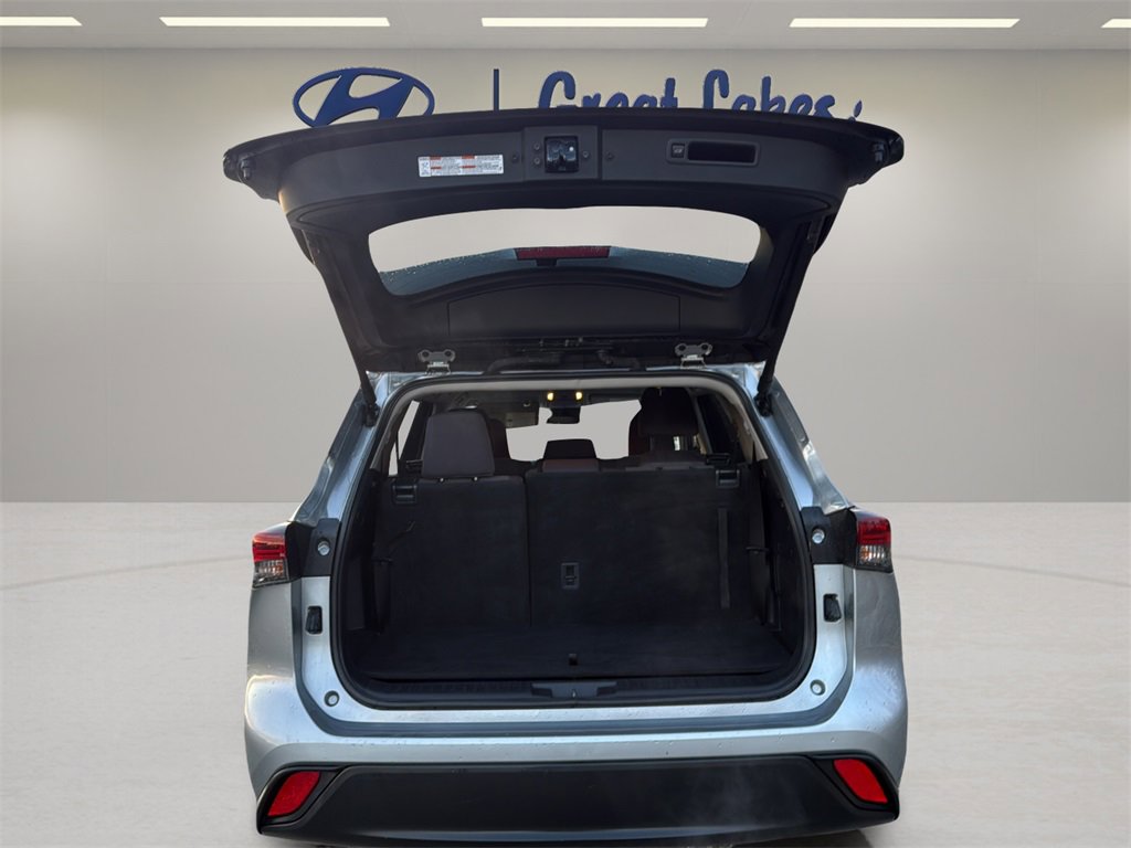 Used 2024 Toyota Highlander LE image 10