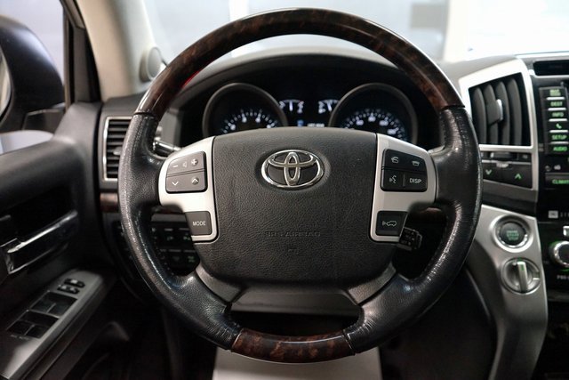 Used 2013 Toyota Land Cruiser image 37