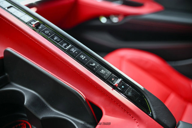 Used 2020 Chevrolet Corvette Stingray Premium Cpe w/ 3LT Preferred Equipment Group image 36