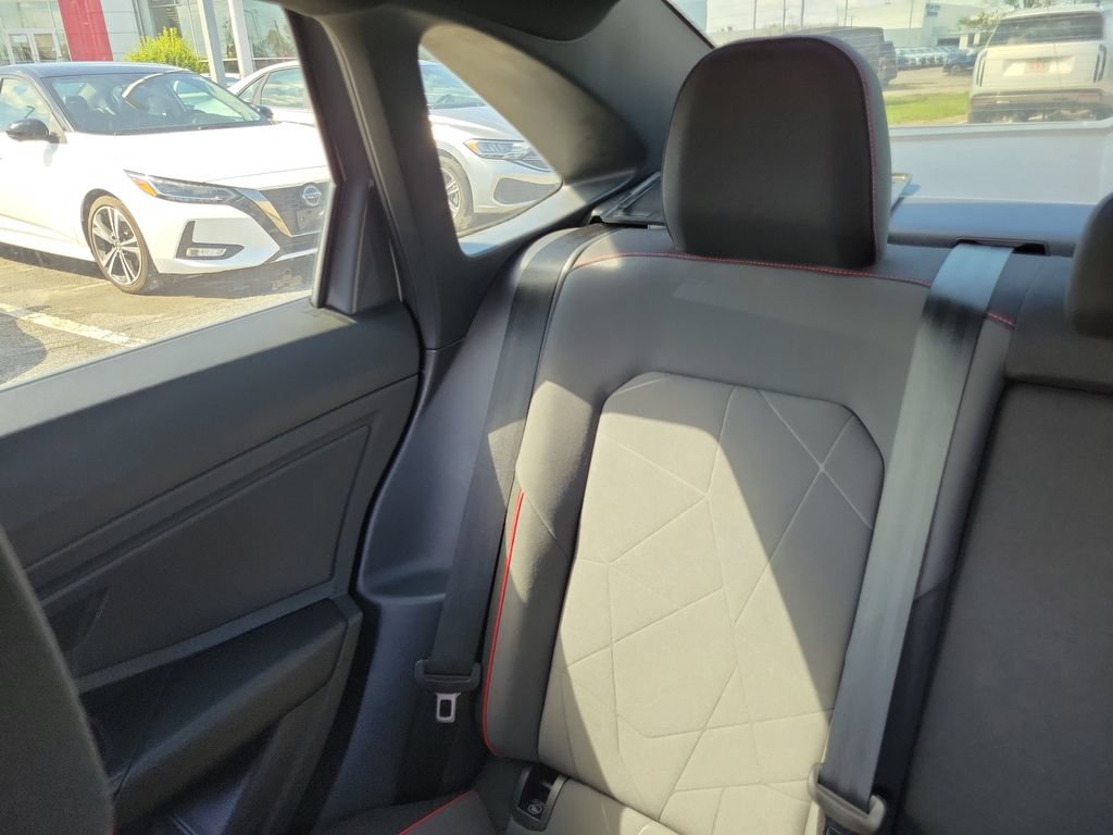 Used 2024 Volkswagen Jetta GLI 40th Anniversary Edition FWD image 11