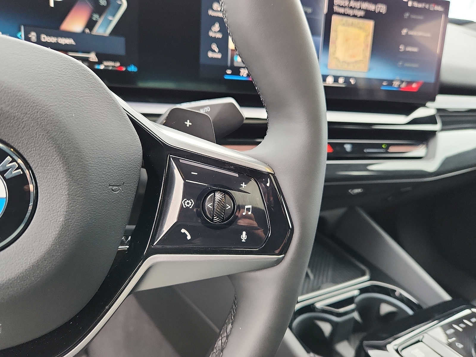 Used 2025 BMW 530i xDrive w/ Premium Package AWD/4WD image 21