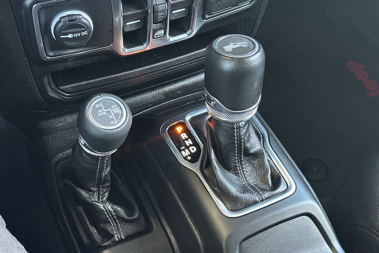 Used 2024 Jeep Wrangler Unlimited Sahara AWD/4WD image 20