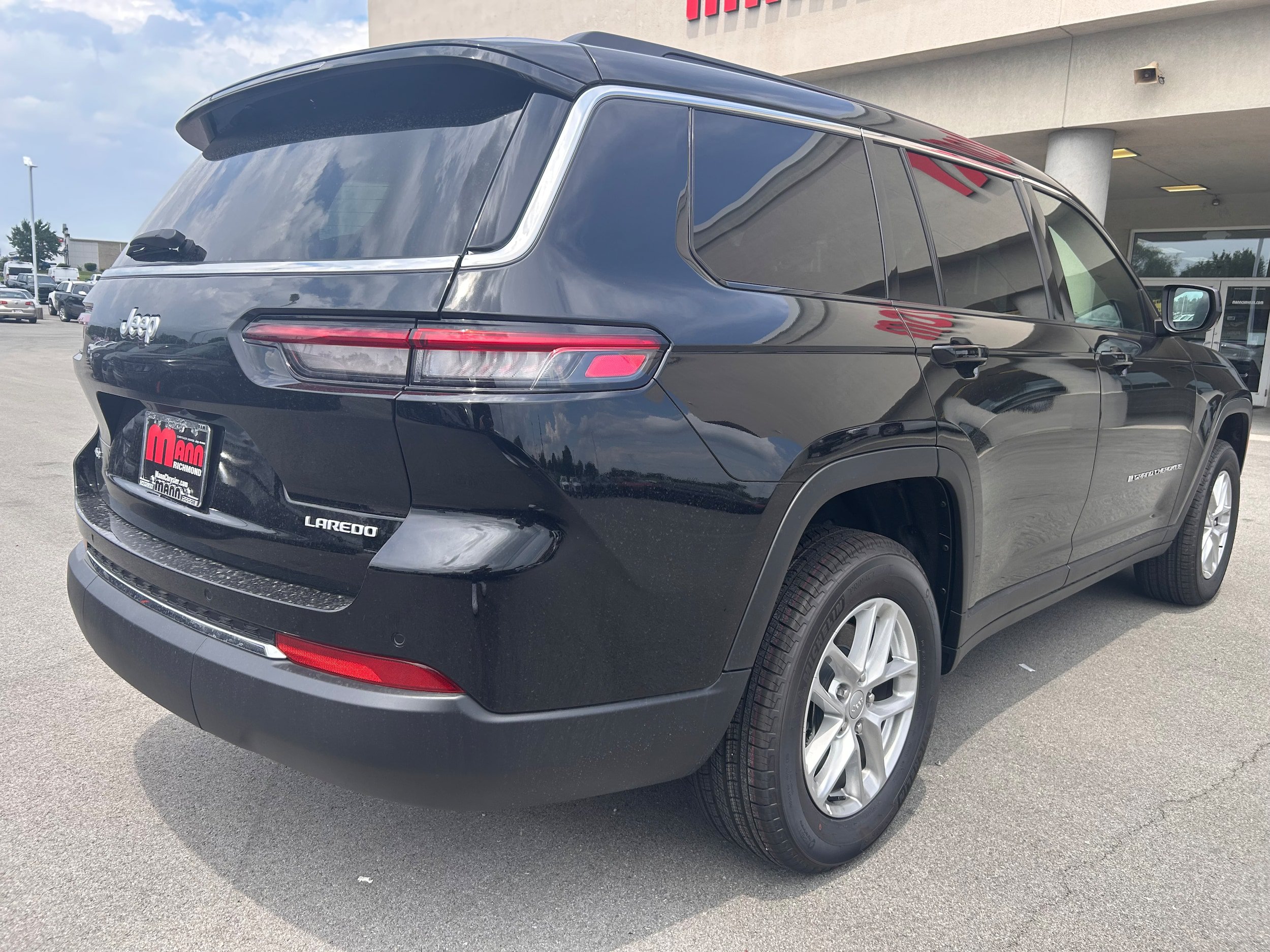 New 2026 Jeep Grand Cherokee L 4WD image 3