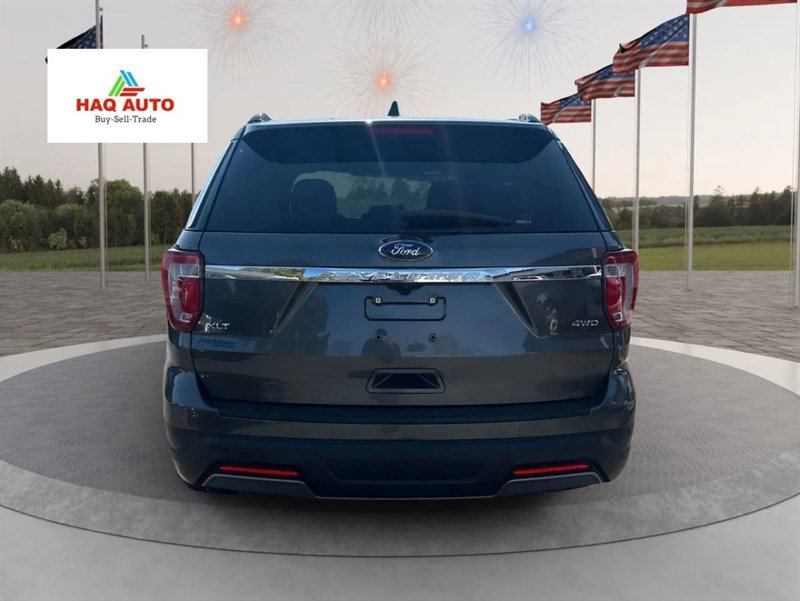 Used 2019 Ford Explorer XLT image 6