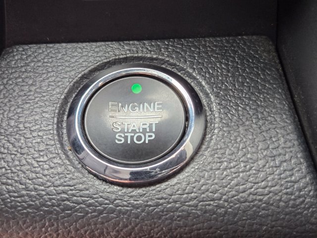 Certified 2022 Ford F350 Lariat RWD image 22