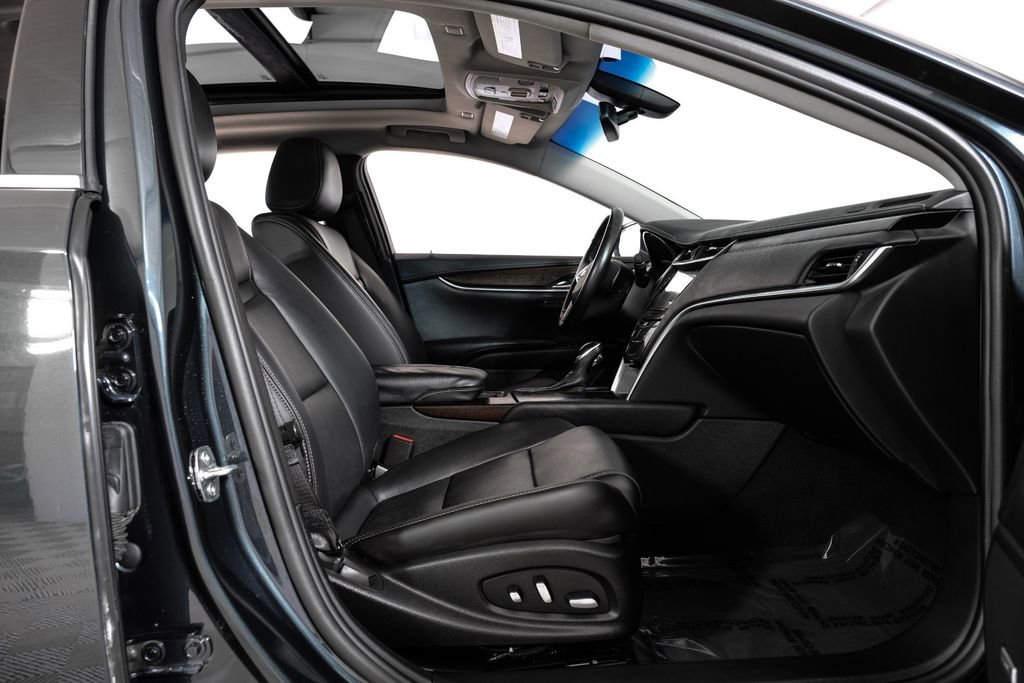 Used 2019 Cadillac XTS Luxury image 31