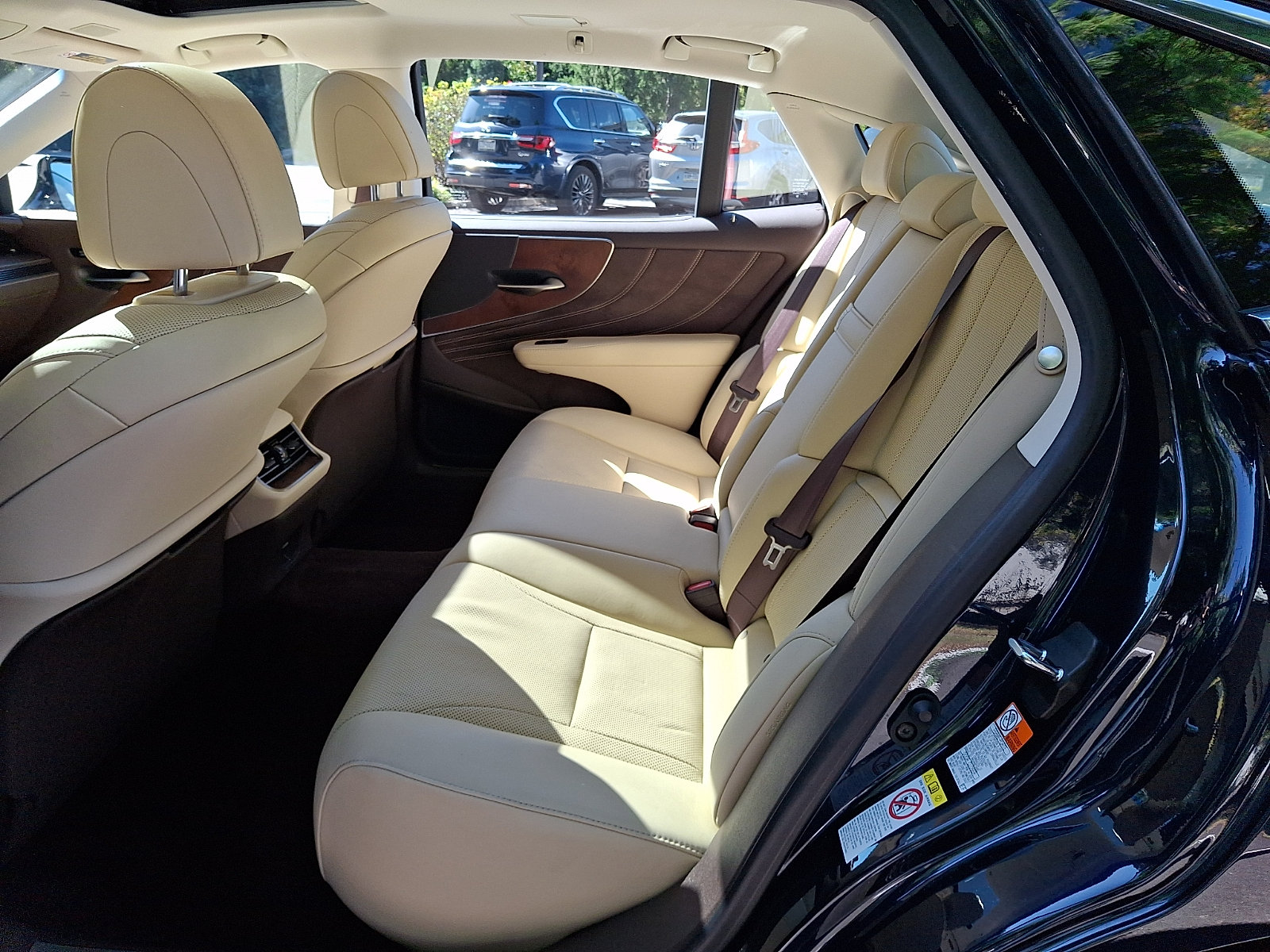 Used 2019 Lexus LS 500 AWD w/ Accessory Package (Z1) image 10