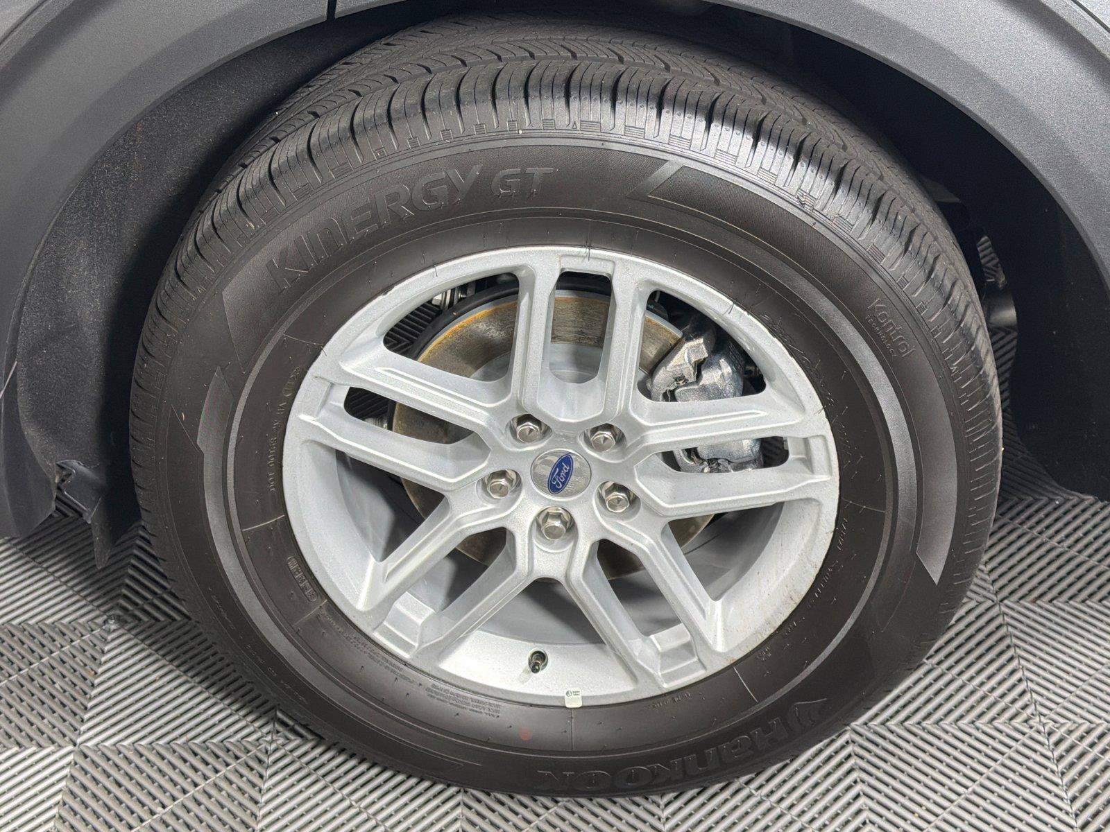 Used 2026 Ford Explorer Active RWD image 19