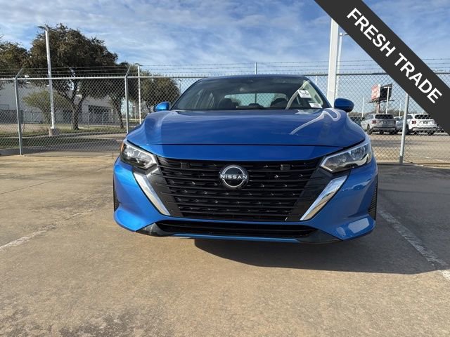 Used 2025 Nissan Sentra SV image 2