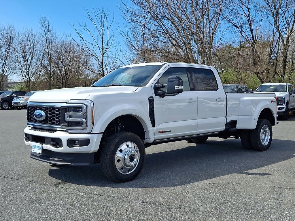 Used 2025 Ford F450 Platinum w/ FX4 Off-Road Package image 3