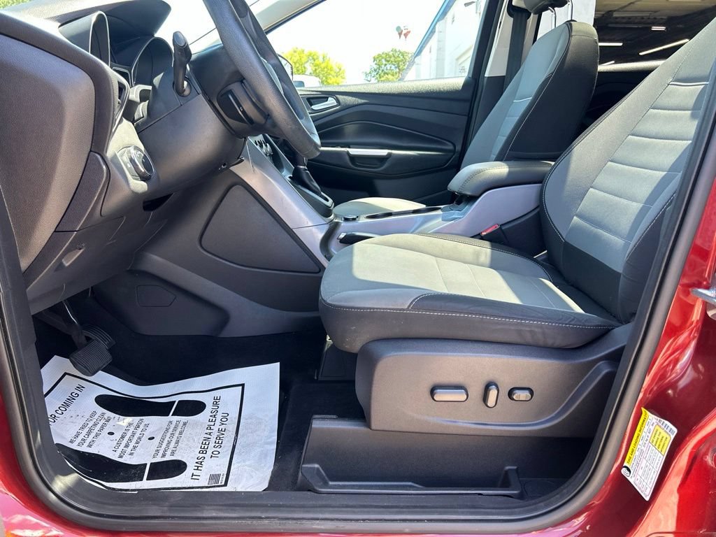 Used 2015 Ford Escape SE FWD image 14
